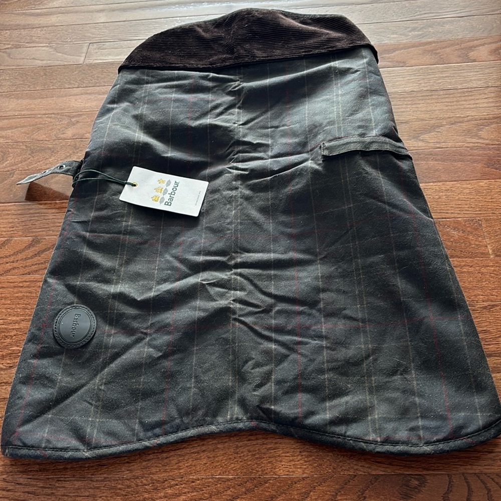 NWT. Barbour Tartan Wax Dog Coat - XL